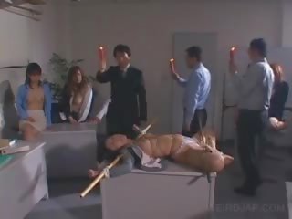 जापान का निवासी डर्टी वीडियो स्लेव पनिश्ड साथ अविश्वसनीय मोम dripped पर उसकी बॉडी